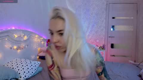 Snapshot of lillimooore chatting on 09/29/25, 11:20 LilliMoore online show from 09/29/25, 11:20