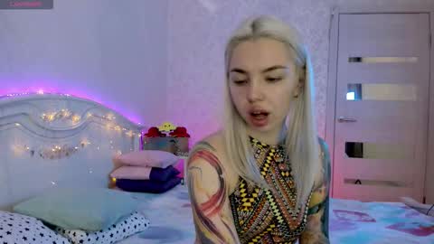 Snapshot of lillimooore chatting on 10/26/25, 11:09 LilliMoore online show from 10/26/25, 11:09