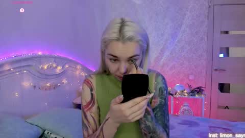 Snapshot of lillimooore chatting on 11/02/25, 11:18 LilliMoore online show from 11/02/25, 11:18