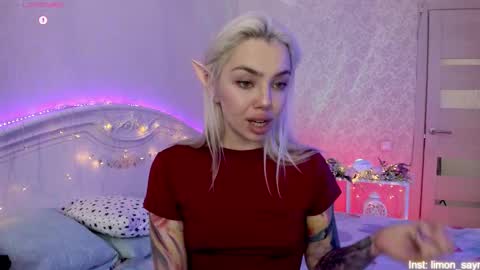 Snapshot of lillimooore chatting on 11/09/25, 12:20 LilliMoore online show from 11/09/25, 12:20