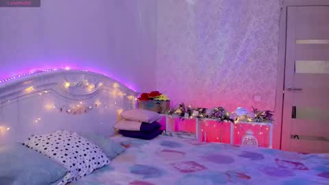 Snapshot of lillimooore chatting on 11/10/25, 11:37 LilliMoore online show from 11/10/25, 11:37