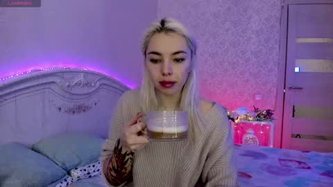 Snapshot of lillimooore chatting on 11/15/25, 11:32 LilliMoore online show from 11/15/25, 11:32