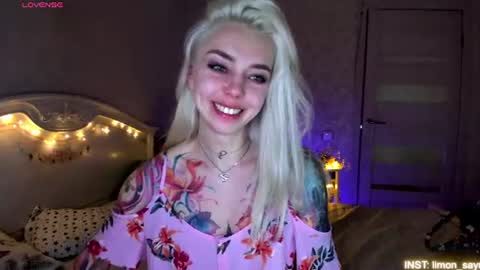 Snapshot of lillimooore chatting on 06/14/26, 11:07 LilliMoore online show from 06/14/26, 11:07
