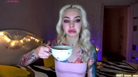 Snapshot of lillimooore chatting on 06/27/26, 11:21 LilliMoore online show from 06/27/26, 11:21