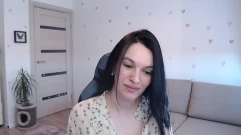 lilliyves online show from 04/10/26, 09:47