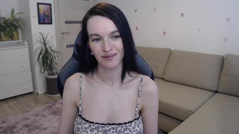 lilliyves online show from 05/15/26, 04:14