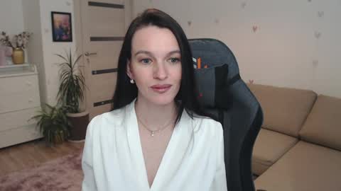 lilliyves online show from 05/25/26, 05:30