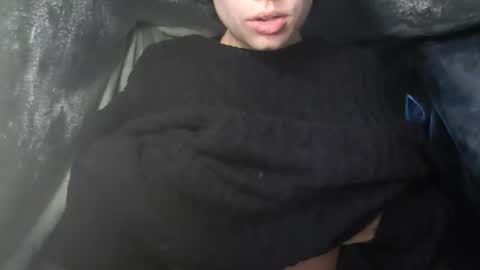 Snapshot of lilly49547 chatting on 12/12/24, 04:53 Lilly online show from 12/12/24, 04:53