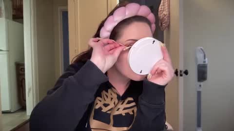 Snapshot of lilly_adams88 chatting on 02/19/25, 10:53 lilly_adams88 online show from 02/19/25, 10:53