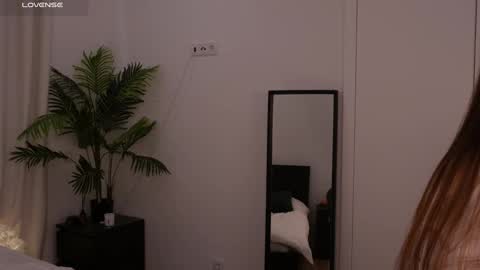 Lilly Colins online show from 01/16/25, 02:51