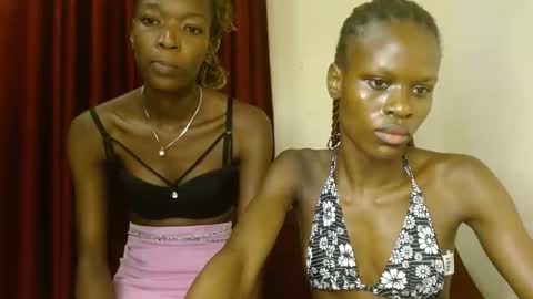 Snapshot of lilly_freak chatting on 09/18/25, 09:00 Des online show from 09/18/25, 09:00