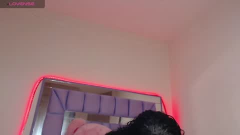 Queen Qos.  online show from 06/23/26, 03:48