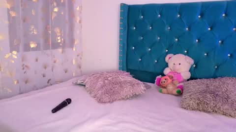 Snapshot of lilly_peach22 chatting on 05/07/26, 04:07 Lilly Peach online show from 05/07/26, 04:07