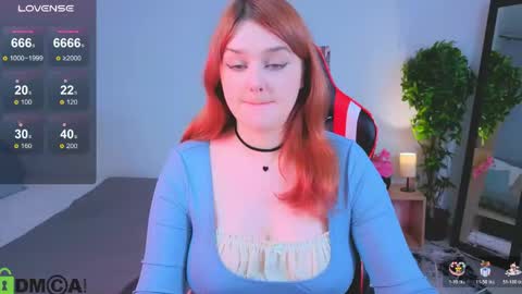 Snapshot of lilly_pretty_love chatting on 04/19/26, 10:01 Lilly online show from 04/19/26, 10:01