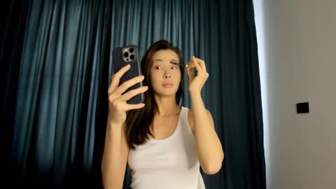 Snapshot of lilly_sweeet chatting on 02/22/26, 03:51 lilly online show from 02/22/26, 03:51