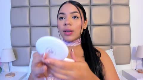 Snapshot of lilly_williamss chatting on 04/19/26, 03:06 Lilly online show from 04/19/26, 03:06