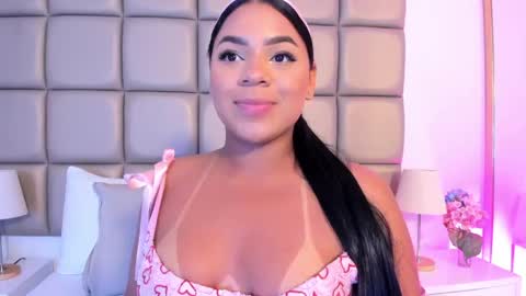 Snapshot of lilly_williamss chatting on 04/22/26, 02:36 Lilly online show from 04/22/26, 02:36