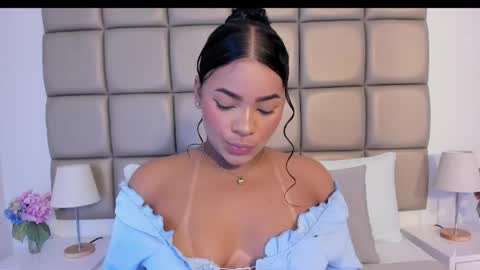 Snapshot of lilly_williamss chatting on 04/27/26, 03:26 Lilly online show from 04/27/26, 03:26