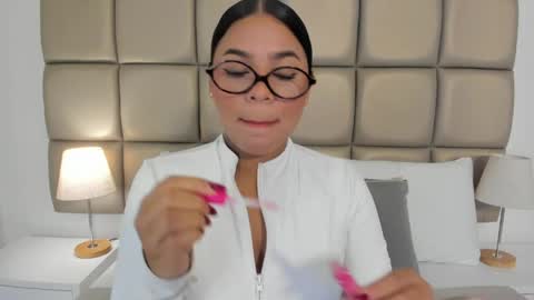 Snapshot of lilly_williamss chatting on 05/27/26, 03:47 Lilly online show from 05/27/26, 03:47