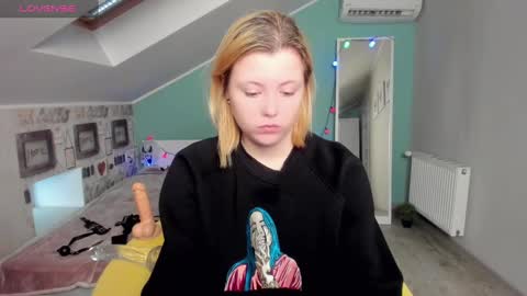 Lilly Depp online show from 12/13/24, 01:44