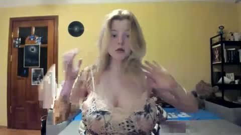 Snapshot of lillydepp chatting on 03/21/26, 05:27 Lilly Depp online show from 03/21/26, 05:27