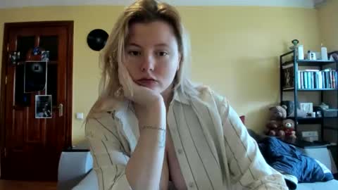 Snapshot of lillydepp chatting on 04/11/26, 09:35 Lilly Depp online show from 04/11/26, 09:35