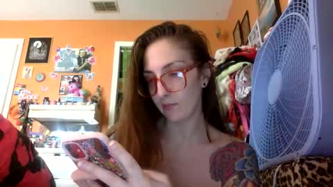 Snapshot of lillylushabae chatting on 03/06/26, 07:21 hi guys im back on here 3 online show from 03/06/26, 07:21