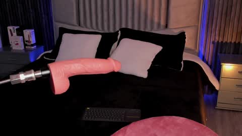 Snapshot of lillyortiz_ chatting on 12/10/24, 10:05 Lilly Ortiz online show from 12/10/24, 10:05