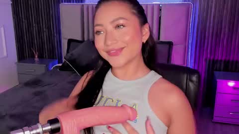 Snapshot of lillyortiz_ chatting on 02/12/25, 07:45 Lilly Ortiz online show from 02/12/25, 07:45