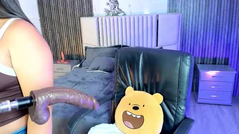 Snapshot of lillyortiz_ chatting on 09/11/25, 07:58 Lilly Ortiz online show from 09/11/25, 07:58