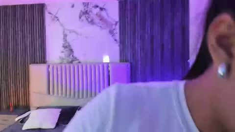 Snapshot of lillyortiz_ chatting on 09/15/25, 07:14 Lilly Ortiz online show from 09/15/25, 07:14