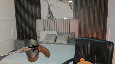 Snapshot of lillyortiz_ chatting on 03/19/26, 07:51 Lilly Ortiz online show from 03/19/26, 07:51