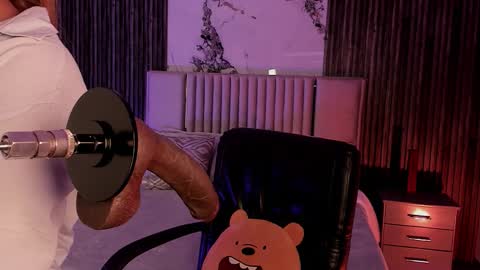 Snapshot of lillyortiz_ chatting on 03/28/26, 11:32 Lilly Ortiz online show from 03/28/26, 11:32