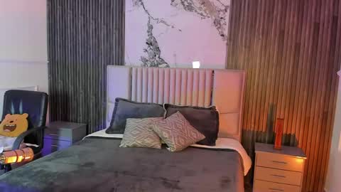 Snapshot of lillyortiz_ chatting on 04/06/26, 07:37 Lilly Ortiz online show from 04/06/26, 07:37