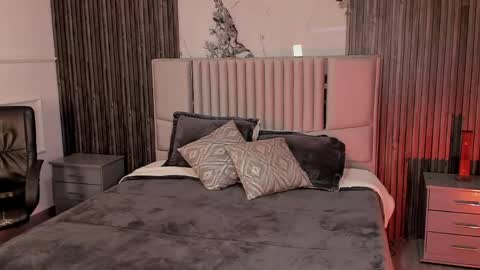 Snapshot of lillyortiz_ chatting on 04/07/26, 07:58 Lilly Ortiz online show from 04/07/26, 07:58