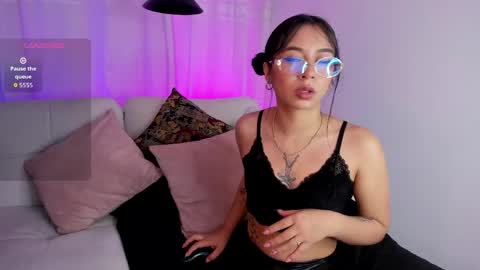 Snapshot of lillypinky1 chatting on 04/29/26, 02:37 lillypinky1 online show from 04/29/26, 02:37