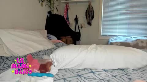 Snapshot of lilmamidaisy chatting on 03/11/26, 12:16 Daisy Bby online show from 03/11/26, 12:16