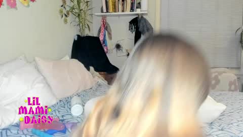 Snapshot of lilmamidaisy chatting on 03/30/26, 03:29 Daisy Bby online show from 03/30/26, 03:29