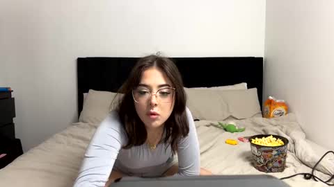 Roxy online show from 02/24/25, 02:19