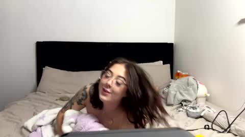 Roxy online show from 02/24/25, 05:22