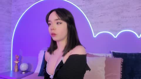 Lilou online show from 11/28/25, 12:41