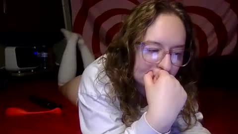 Snapshot of lilpies chatting on 01/08/25, 11:30 LilPies online show from 01/08/25, 11:30