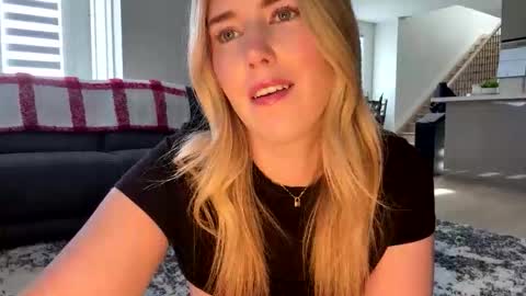 Ava online show from 04/09/26, 01:49