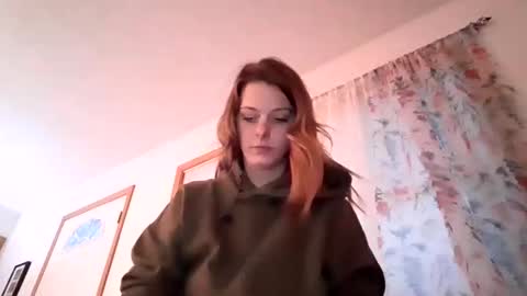 Snapshot of lilsirenluna chatting on 02/22/26, 12:01 Luna online show from 02/22/26, 12:01