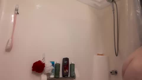 Snapshot of lilsirenluna chatting on 02/26/26, 04:22 Luna online show from 02/26/26, 04:22