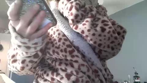 Luna online show from 03/03/26, 04:46