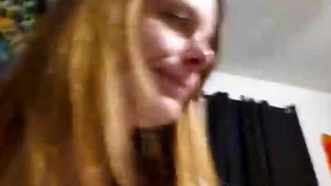 Snapshot of lilsirenluna chatting on 03/11/26, 07:25 Luna online show from 03/11/26, 07:25