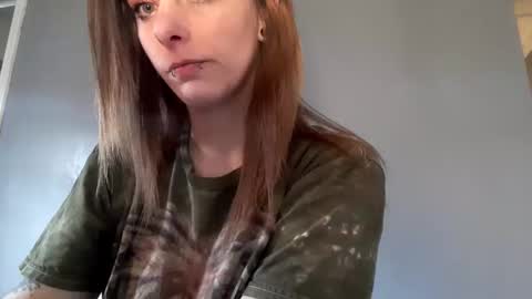 Snapshot of lilsirenluna chatting on 03/24/26, 09:42 Luna online show from 03/24/26, 09:42