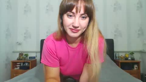 Snapshot of lilu_cute25 chatting on 11/18/25, 10:25 lilu_cute25 online show from 11/18/25, 10:25