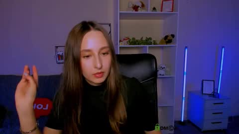 Snapshot of lilu_pink chatting on 10/07/25, 02:03 lilu_pink online show from 10/07/25, 02:03